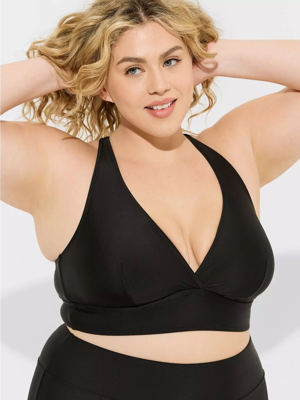 Torrid Black Wireless Triangle Bikini Swim Top Criss Cross UPF 30+ Size 4 4X